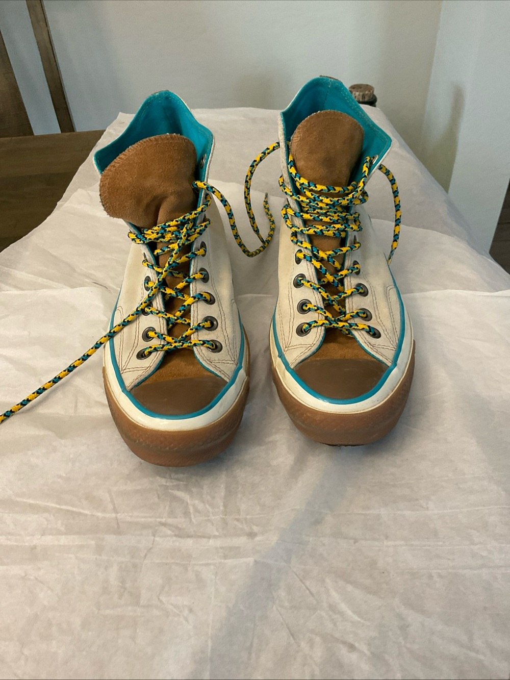 Converse Blue Star Take A Hike White Suede Women’s 11. Men 9